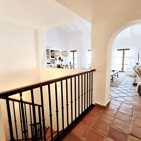 Townhouse Close To Town And Holiday home Sitio de Calahonda