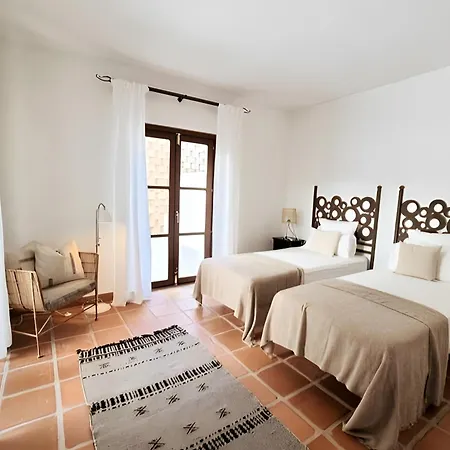 Townhouse Close To Town And Holiday home Sitio de Calahonda
