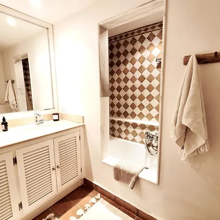 Holiday home Townhouse Close To Town And