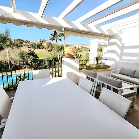 Townhouse Close To Town And Holiday home